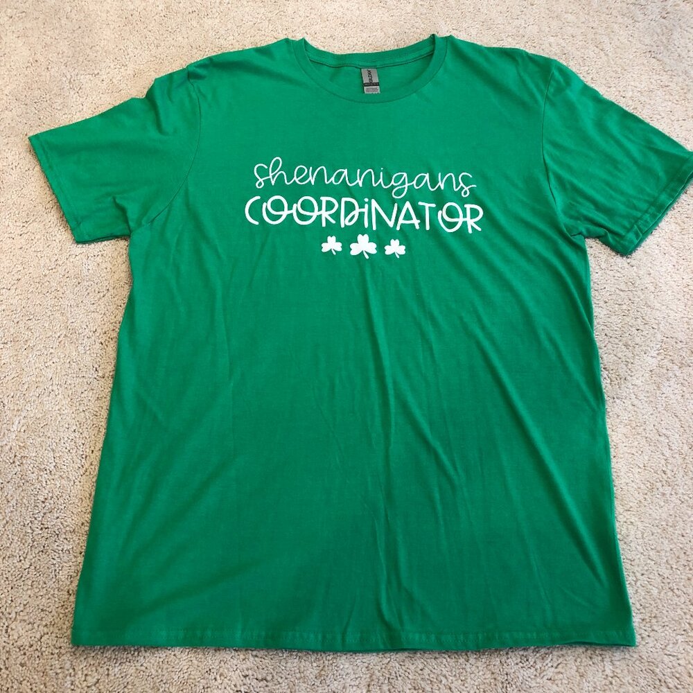 Gildan Soft Green Graphic Irish "Shenanigans Coordinator" T-Shirt Workout Top
